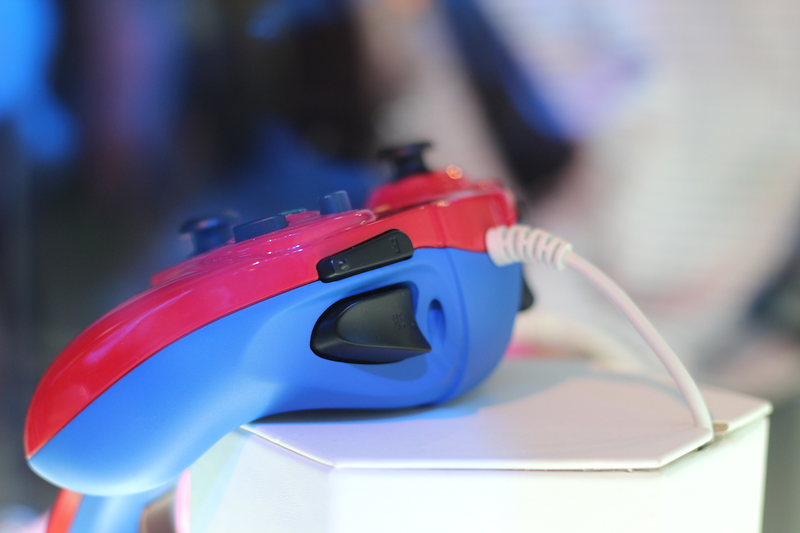Illustration for article titled The New Wii U GameCube Controllers Are Super Hot